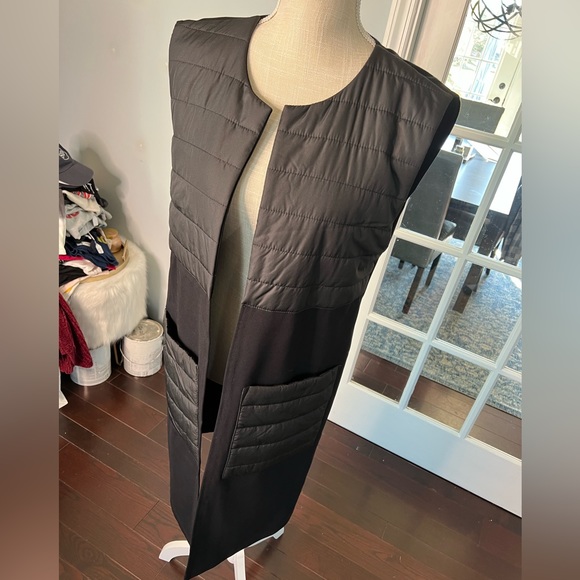 💧JOSEPH RIBKOFF long black quilted vest, size 4, NWOT - Picture 8 of 11